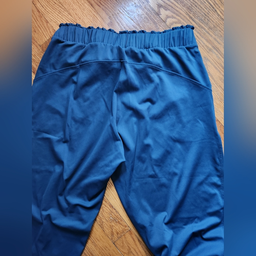 Joggers - Picture 2 of 4
